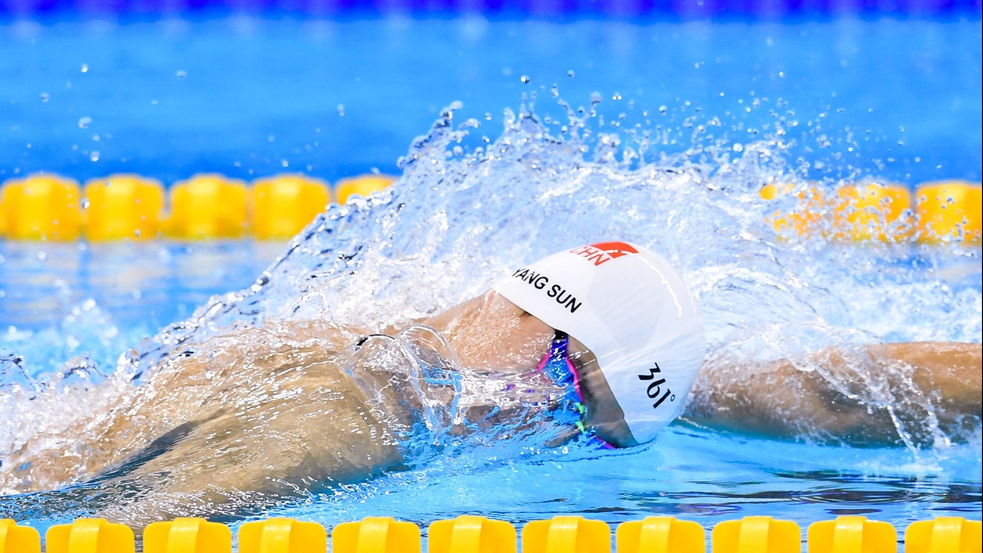 中国马拉松系列赛西双版纳热带雨林站 热带高温与雨林爬坡双重考验体能
